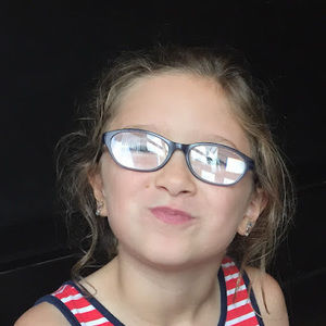 Meet your Posher, Eva